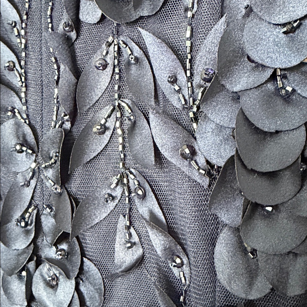 THEIA Flutter Sleeve Petal Applique Gown Midnight Blue Size 6 NWT $1295 - Picture 6 of 8
